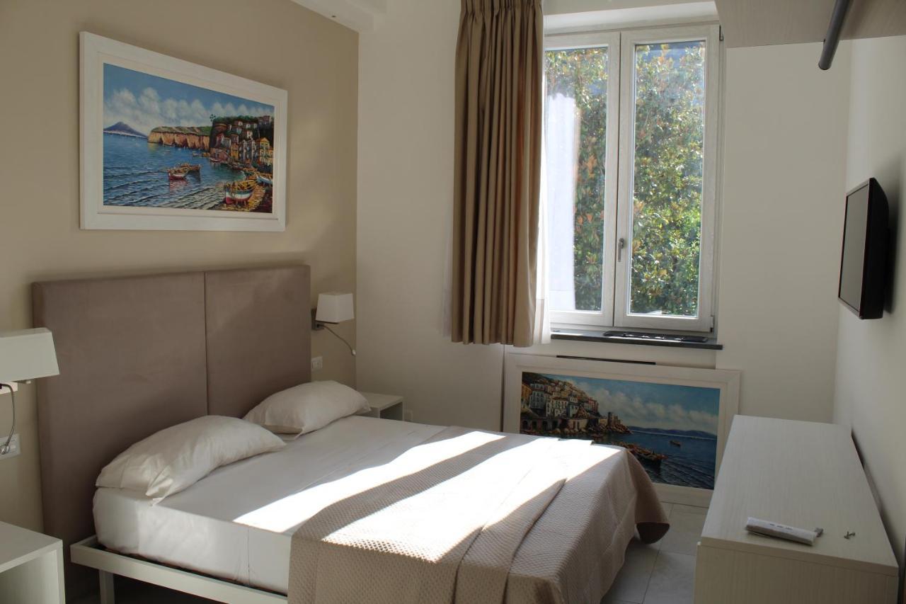 Villa Emanuel White Соренто Екстериор снимка