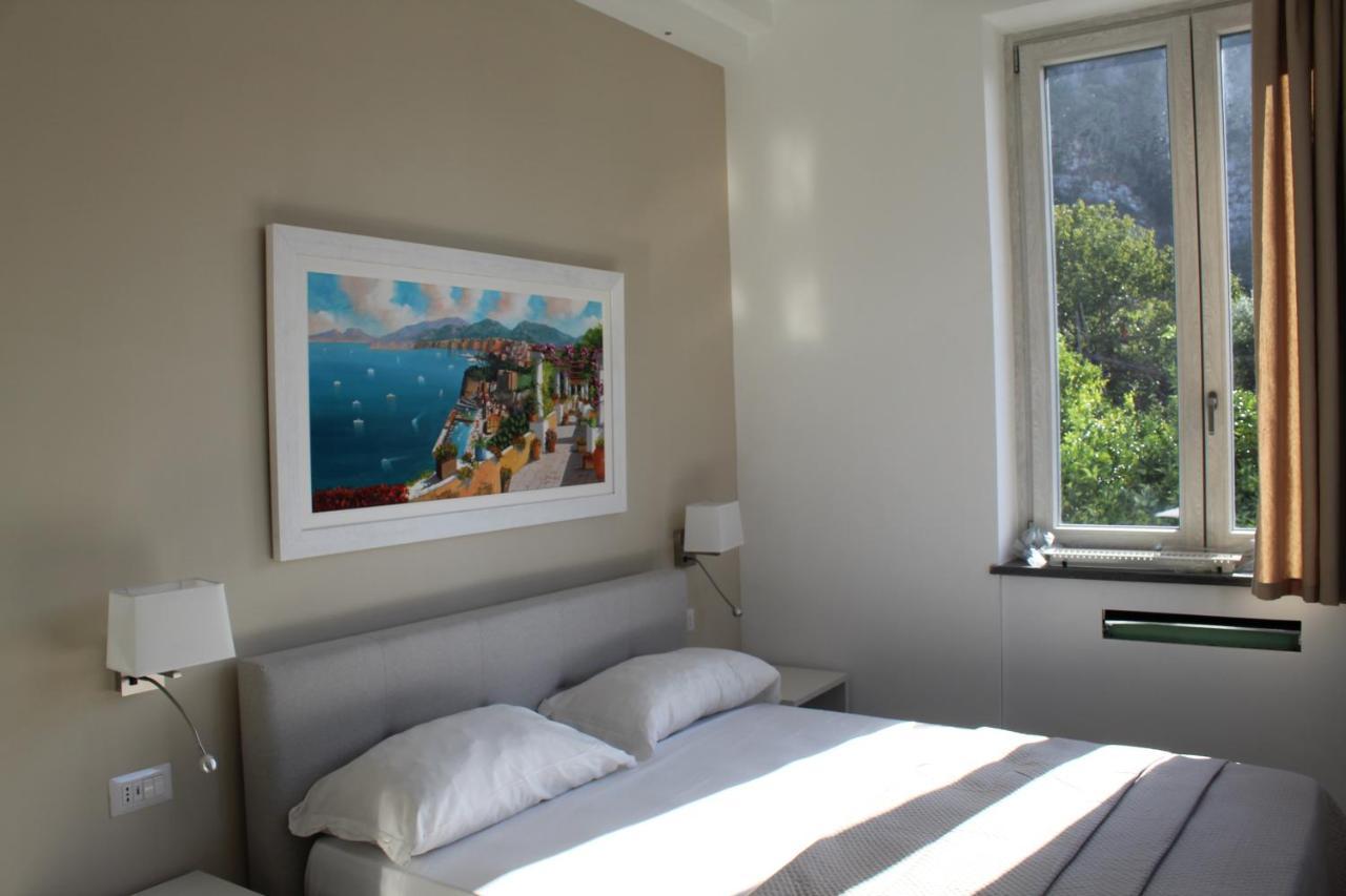 Villa Emanuel White Соренто Екстериор снимка